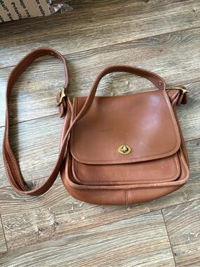 Vintage Coach ramblers legacy bag (style 9061) in British tangloved leather
